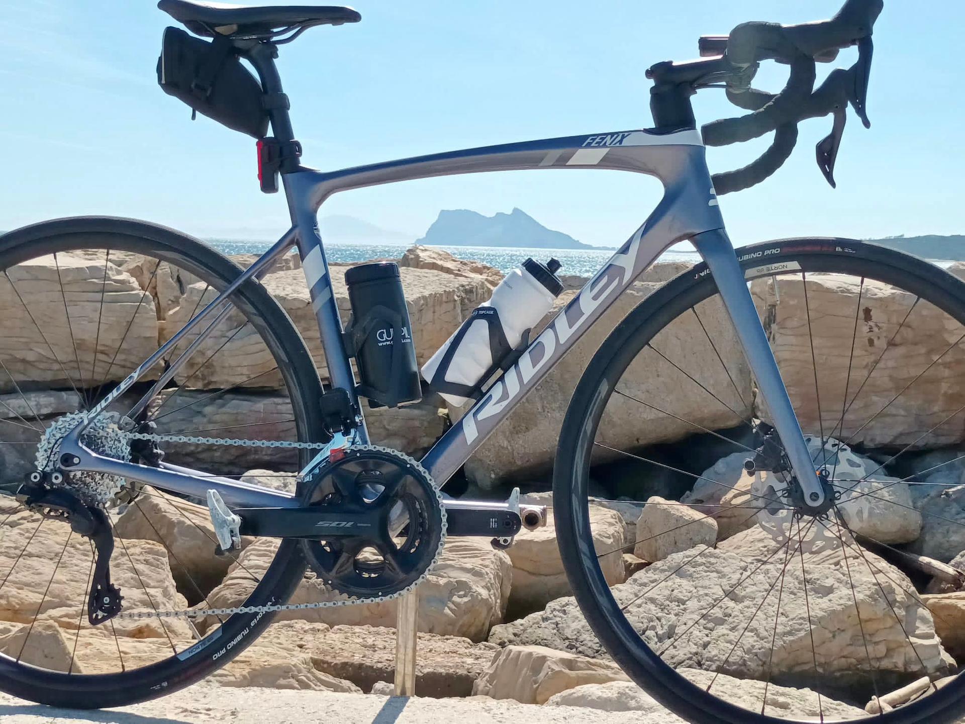 Road bike by the sea